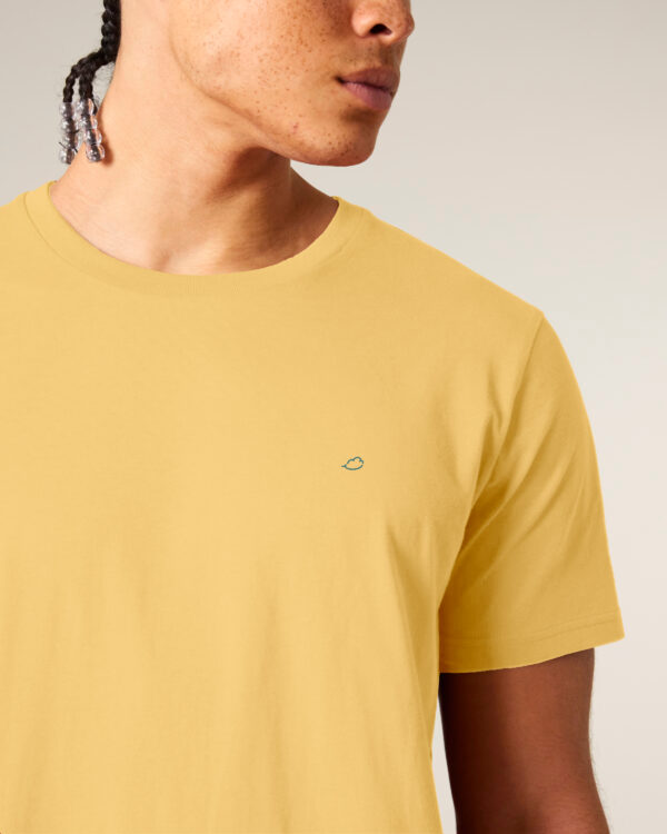 Camiseta unisex - Bordado nube fins al cel - Posidonia - color Amarillo - 40 - Imagen 3